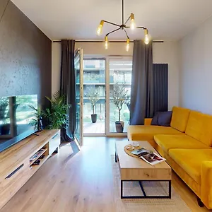 apt-jungle.hotelswroclaw.com/